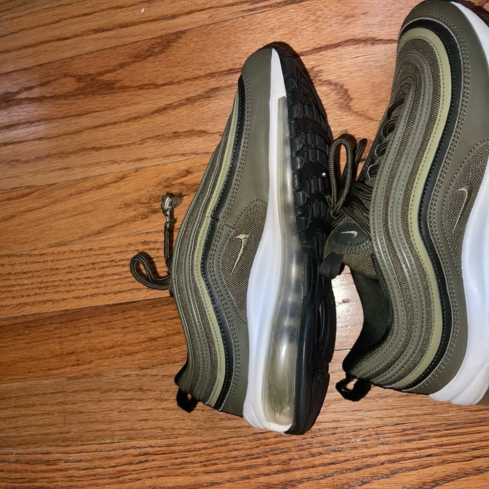 Air max 97 Women's Sz 8 Olive green